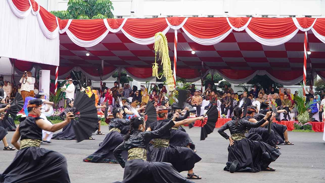 Wakil Rektor III UHT Hadiri Perayaan Ulang Tahun Surabaya ke-732 di Balai Kota