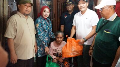 Bupati Sidoarjo Berikan Kursi Roda untuk Warga Krian, Wujud Nyata Kepedulian Pemkab untuk Masyarakat