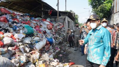 Dikeluhkan Warga, Pemkab Sidoarjo Gerak Cepat Ambil Alih Penanganan TPS3R Ngampelsari Sidoarjo