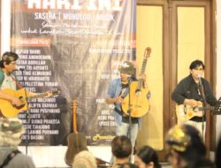 Kota & Kesenian, Pertunjukan Kedua FPKS di Pelataran Komplek Balai Pemuda Surabaya