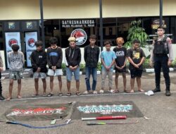 Patroli Perintis Presisi Satsamapta Polres Tanjung Perak Gagalkan Aksi Tawuran, 8 Remaja Diamankan