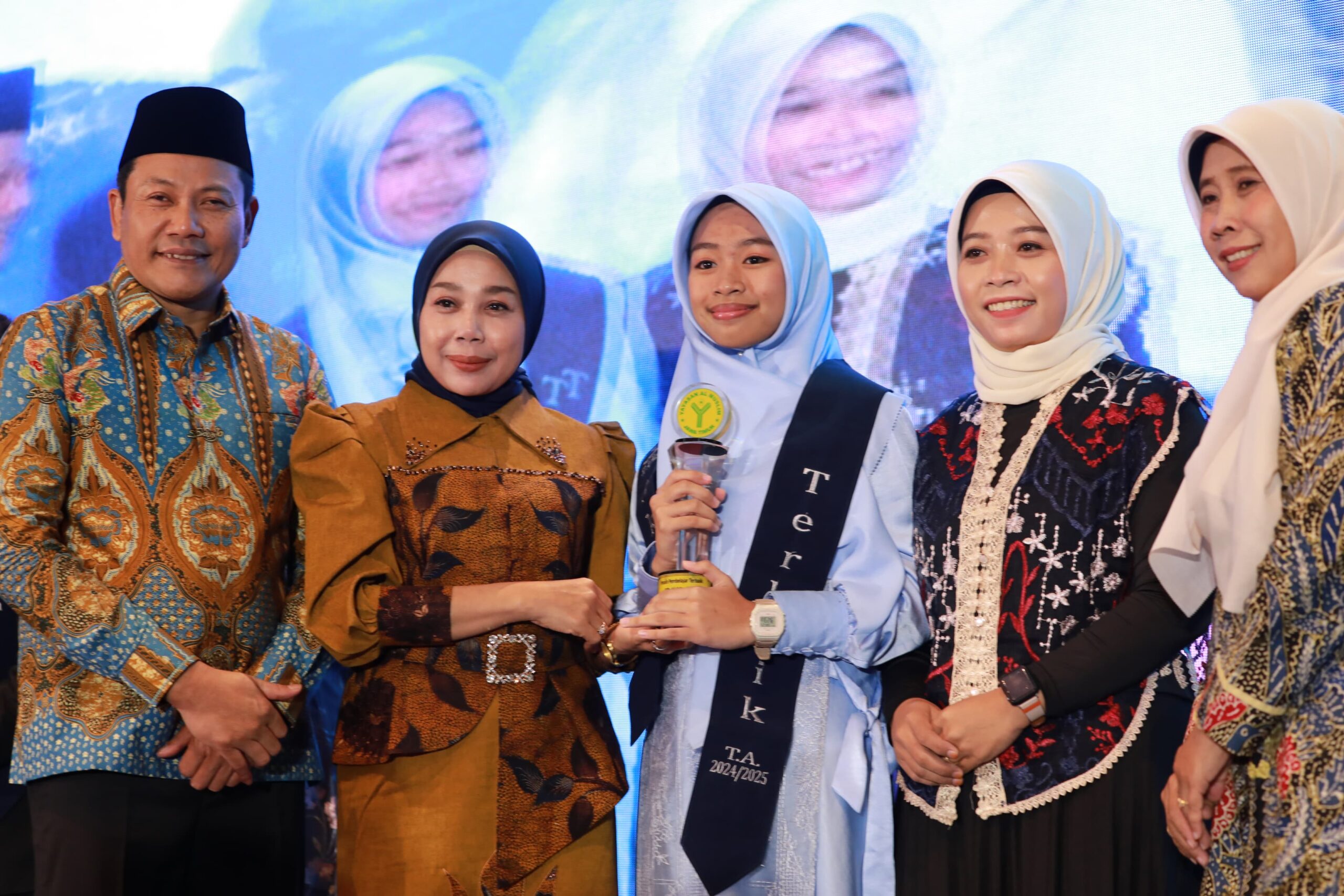 Bupati Sidoarjo : Pendidikan Bukan Hanya Nilai, Tetapi Juga Harus Bentuk Karakter