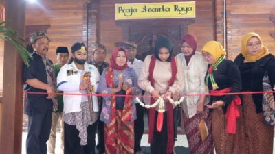 Nguri-uri Budaya Jawa, Wabup Sidoarjo Mimik Idayana Resmikan Tetenger Gubuk Praja Ananta Raya