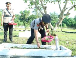 Peringati Hari Bhayangkara ke-79, Kapolres Bangkalan Pimpin Ziarah dan Tabur Bunga di Taman Makam Pahlawan