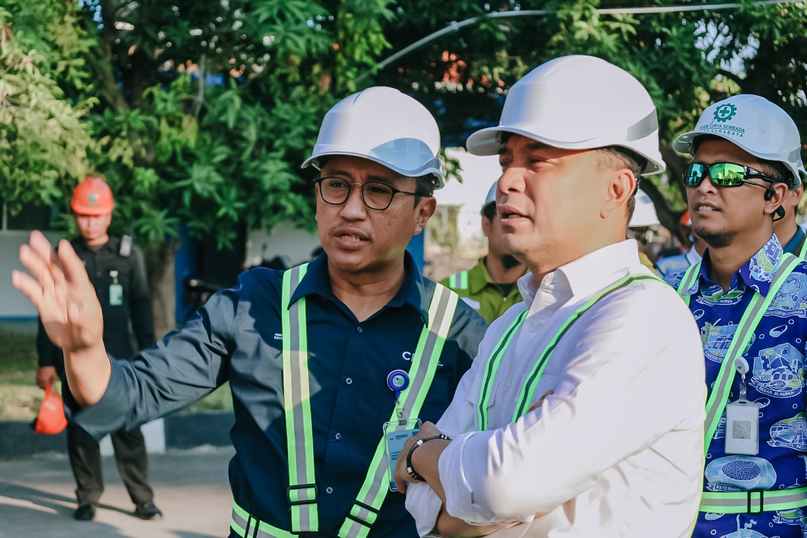 Keterangan Foto: Walikota Surabaya Eri Cahyadi bersama Direktur Utama PAM Surya Sembada Arief Wisnu Cahyono 