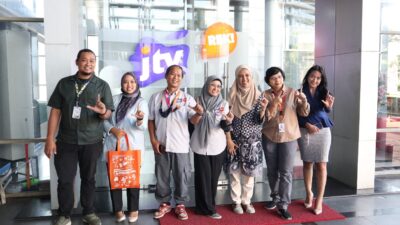 Keterangan Foto: Stikosa AWS Jalin Kerjasama dengan JTV dan Untag