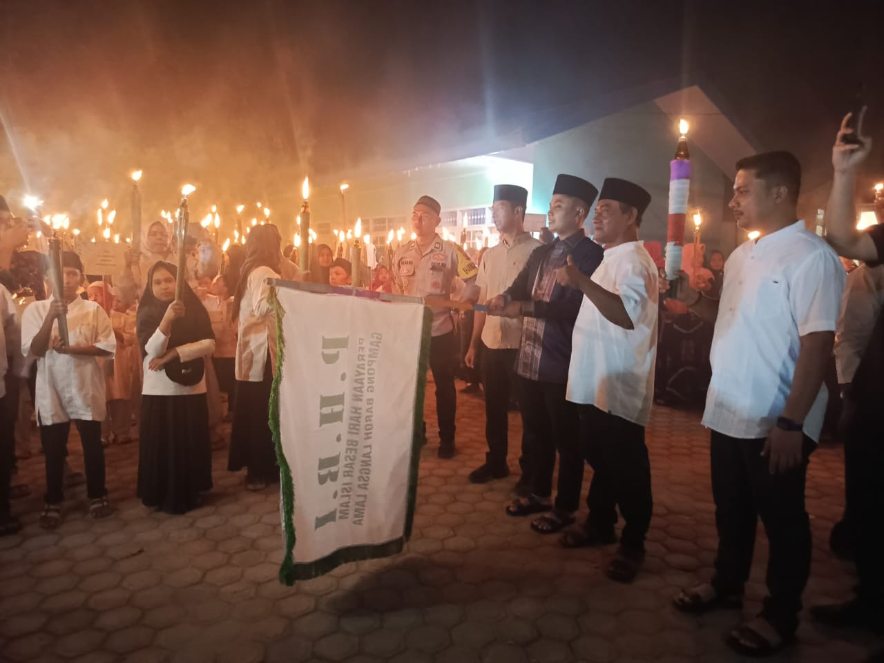 Keterangan Foto: Wali Kota Langsa Melepas Pawai Obor Sambut Tahun Baru Islam 1 Muharram 1447 H