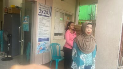 Keterangan Foto: Anaita K, S.H., M.Kn selaku ketua Senam Lansia Vitalage Movement dan juga selaku dari Bu RW 06