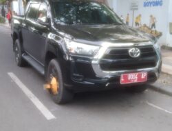 Bukti Nyata, Dishub Kota Surabaya Berikan Tindak Tegas Mobil Plat Merah Melanggar Rambu Dilarang (P)