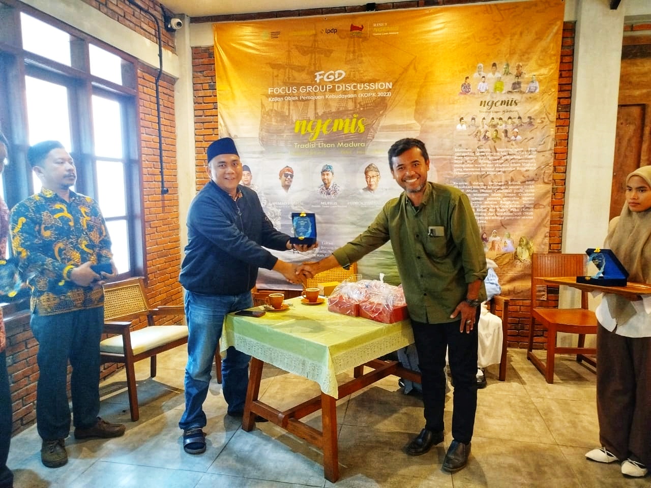 Foto : FGD Gelar Kajian Gemis Tradisi Lisan Madura 