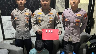 Keterangan Gambar: Patroli Perintis Presisi Polres Tanjung Perak Amankan Dua Pemuda Pembawa Sabu saat Cegah Tawuran