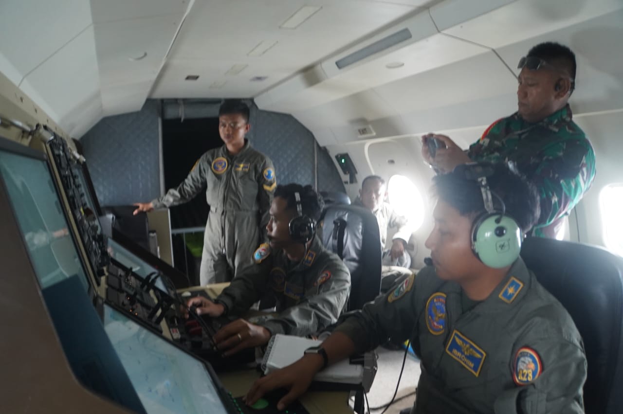 Keterangan Gambar: Koarmada II Kerahkan Unsur Dalam Misi Penyelamatan KMP Tunu Pratama Jaya
