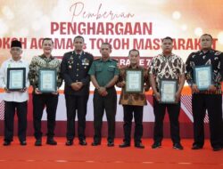 Hari Bhayangkara ke-79, Polres Kediri Anugerahkan Penghargaan untuk H. Buat Santoso atas Kontribusi Sosial