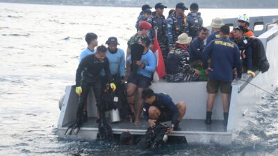 Keterangan Gambar: Koarmada II Kerahkan Tim Penyelam ke Titik Dugaan Tenggelamnya KMP Tunu Pratama Jaya