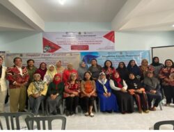 Penyuluhan Tentang Permasalahan Pinjol oleh Tim Fakultas Hukum UWKS