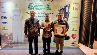 Keterangan Gambar: BUPATI Aceh Tamiang Terima Pimred Award 2025