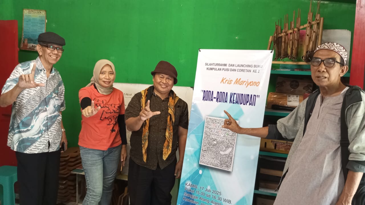 Keterangan foto: Kris Mariyono, paling kanan
