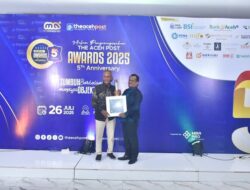 Kabupaten Aceh Tamiang Terima The Aceh Post Awards 2025 Katagori Kepala Daerah Inspiratif