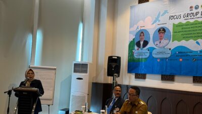 Kembangkan Potensi Laut Gresik, FH UHT Bahas Perdes Pesisir Adaptif dan Berdaya Saing