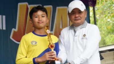 Wakil Bupati Bangkalan, Moh. Fauzan Ja’far, saat menghadiri kegiatan Jalan Sehat Famasi MBG Tahun 2025