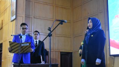 Keterangan Gambar: Walikota Langsa Melantik Dan Mengambil Sumpah Dra Suhartini MPd Sebagai Sekda