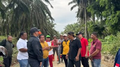 Keterangan Gambar: Persiapan Lomba GAMMAWAR, Bupati Armia Pimpin Gotong Royong Masal di Pulau Tiga