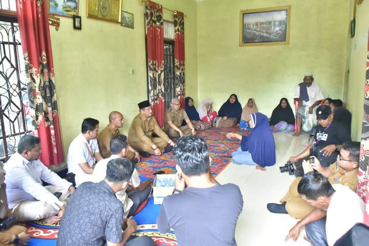 Keterangan Gambar: Bupati Armia Pastika Pemulangan Jenazah Dan Pendampingan Hukum Dalam Kasus Pengeroyokan di Negeri Jiran