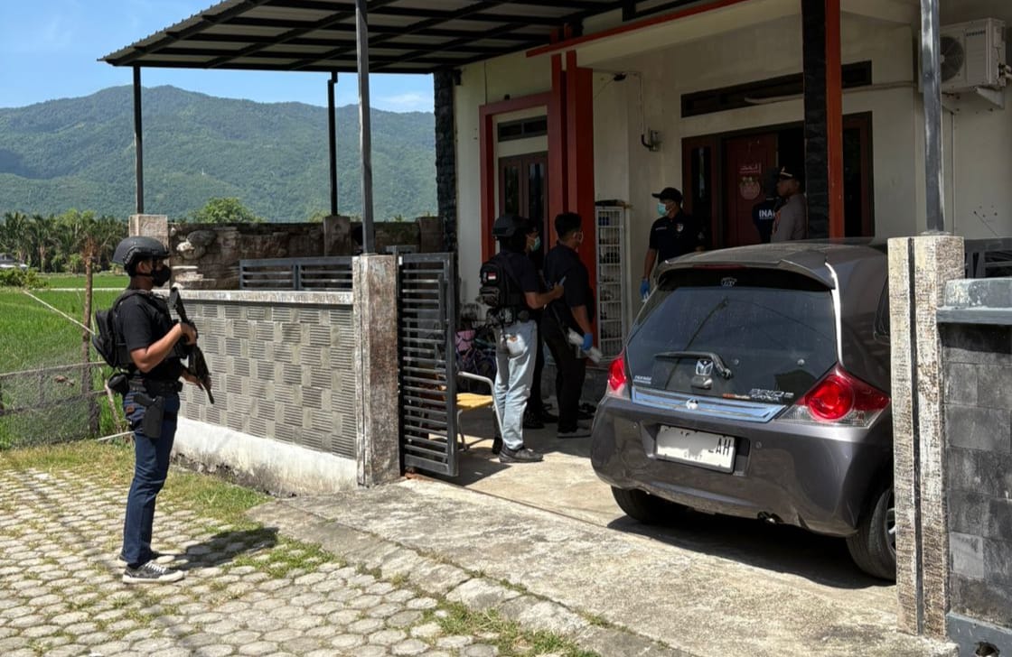 Keterangan Gambar: Densus 88 Tangkap Dua ASN di Aceh, Diduga Terlibat Terorisme