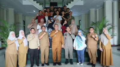 Keterangan Gambar: Bupati Armia Ucapkan Selamat Kepada 18 Pelajar Aceh Tamiang Yang Lolos Beasiswa Aceh Carong 2025