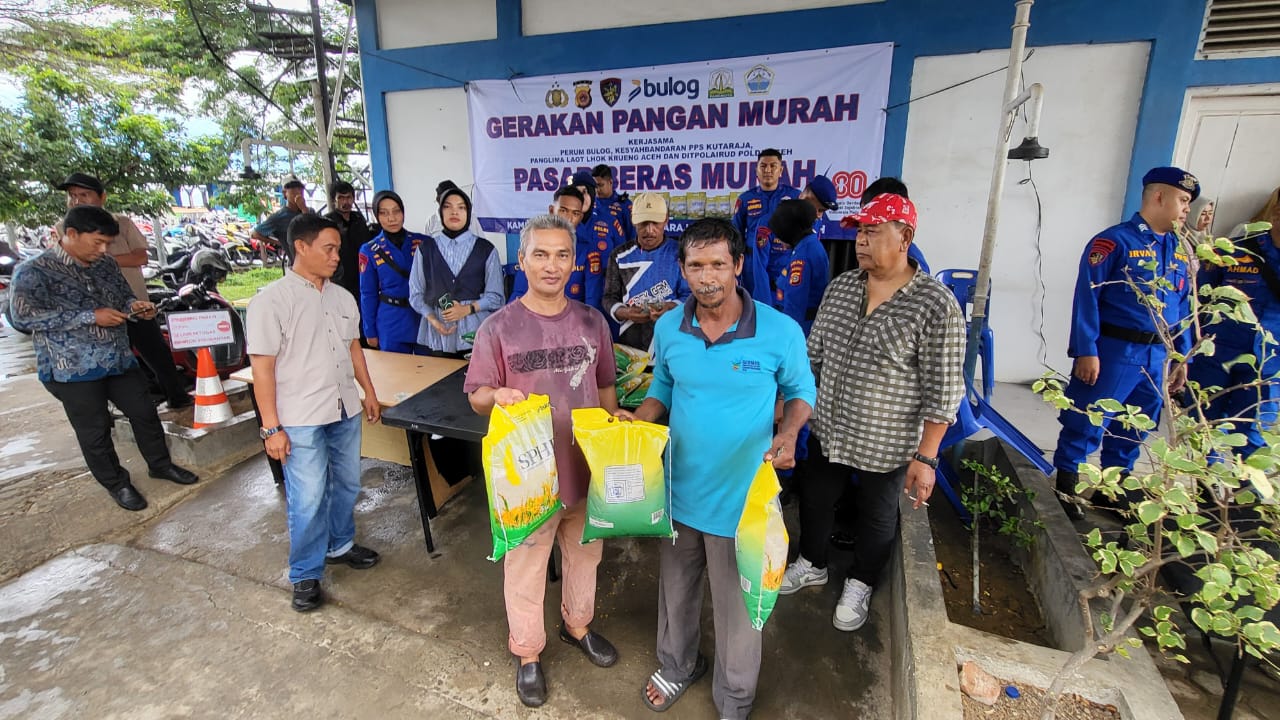 Keterangan Gambar: Ditpolairud Polda Aceh Salurkan 1,2 Ton Beras Murah kepada Masyarakat