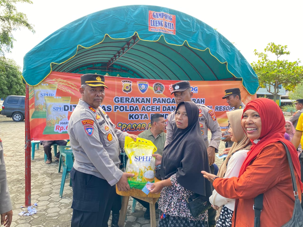 Keterangan Gambar: Ditbinmas Polda Aceh Salurkan 1,5 Ton Beras Murah untuk Masyarakat