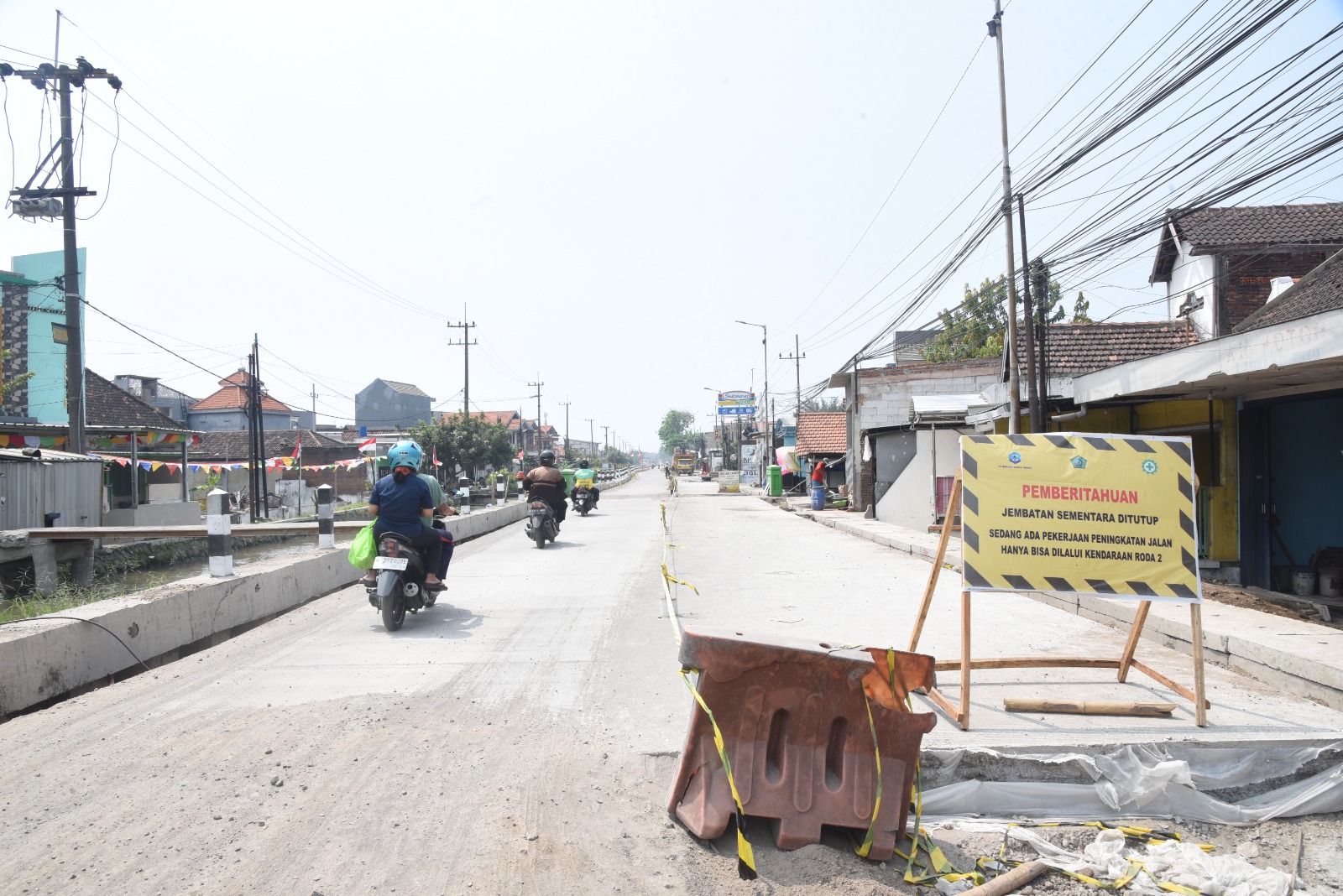 Betonisasi Jalan Gedangan-Betro Hampir Selesai 100 Persen
