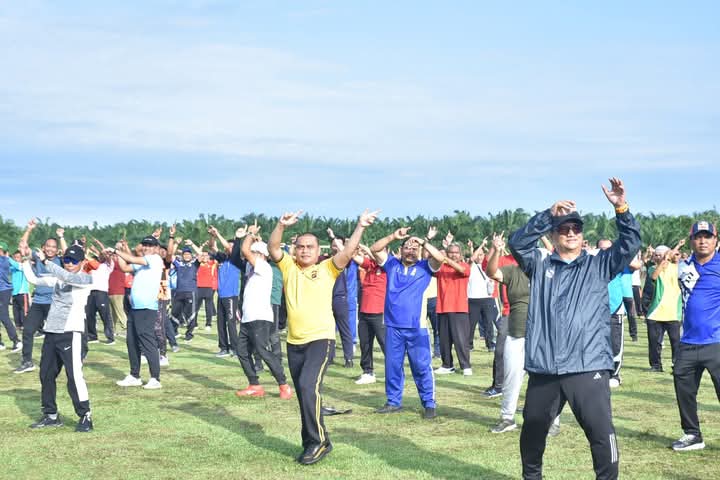 Keterangan Gambar: Senam Sehat Massal di Stadion Bentuk ASN Yang Prima