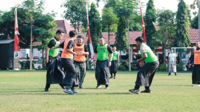 Meriahkan HUT Kemerdekaan RI ke-80, Polres Jombang Gelar Pertandingan Mini Soccer (Sepakbola Sarung)
