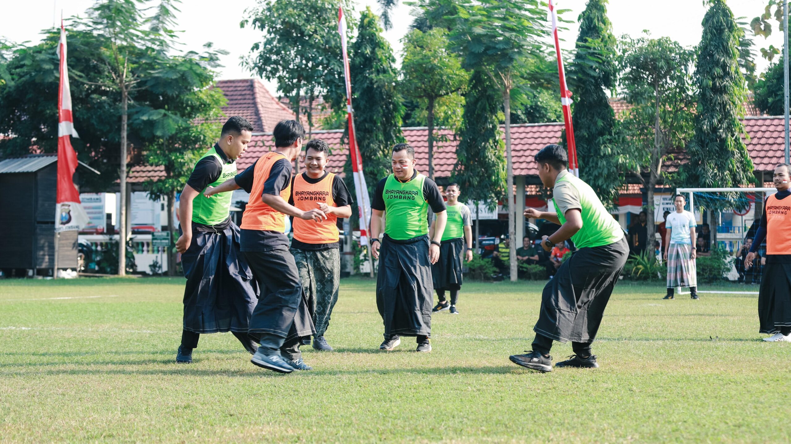 Meriahkan HUT Kemerdekaan RI ke-80, Polres Jombang Gelar Pertandingan Mini Soccer (Sepakbola Sarung)