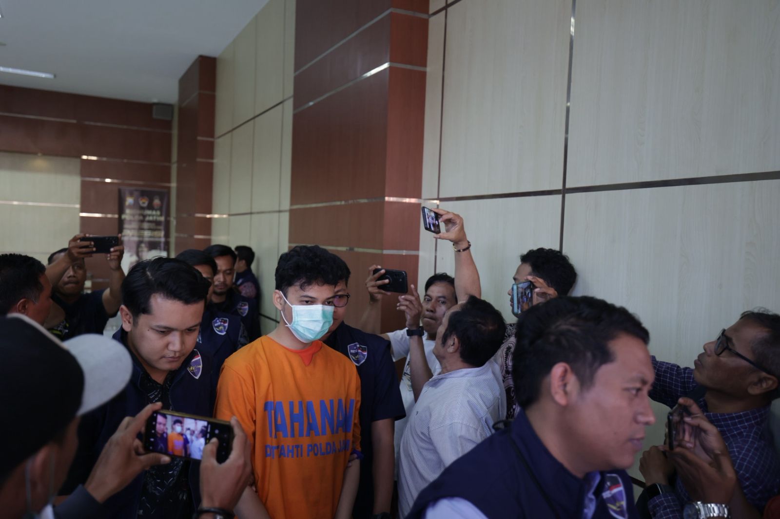 Polda Jatim Berhasil Amankan Seorang Pemuda di Jaksel Tersangka Penyebaran Konten Pornografi Anak Lewat Medsos