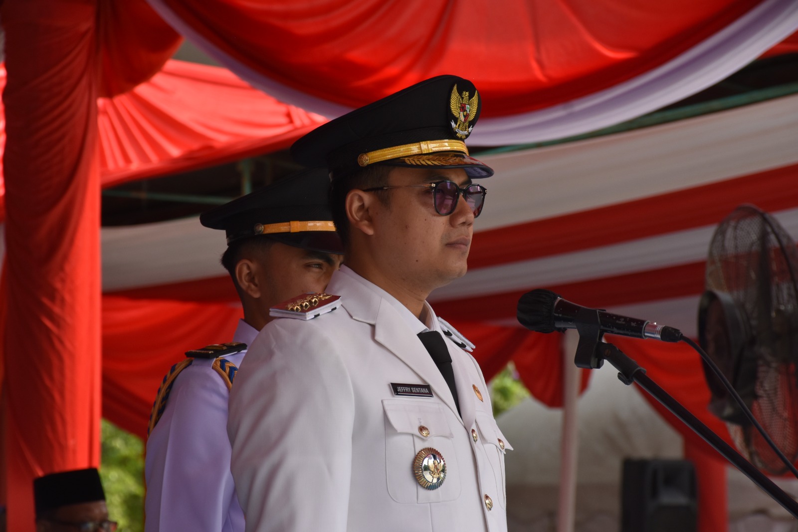 Keterangan Gambar: Walikota Langsa Jeffry Sentana S Putra, SE, yang bertindak sebagai Inspektur Upacara