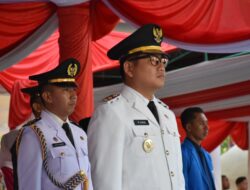 Wakil Walikota Langsa Inspektur upacara Penurunan Bendera Merah Putih HUT RI Ke-80
