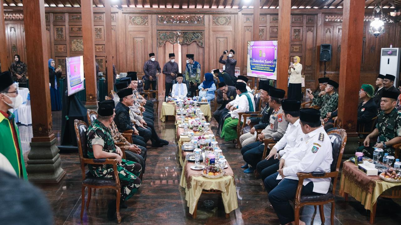Tingkatkan Sinergitas Polri dengan Ulama, Kapolri Silaturahmi ke Pondok Pesantren Syiddiqiyah Ploso Jombang