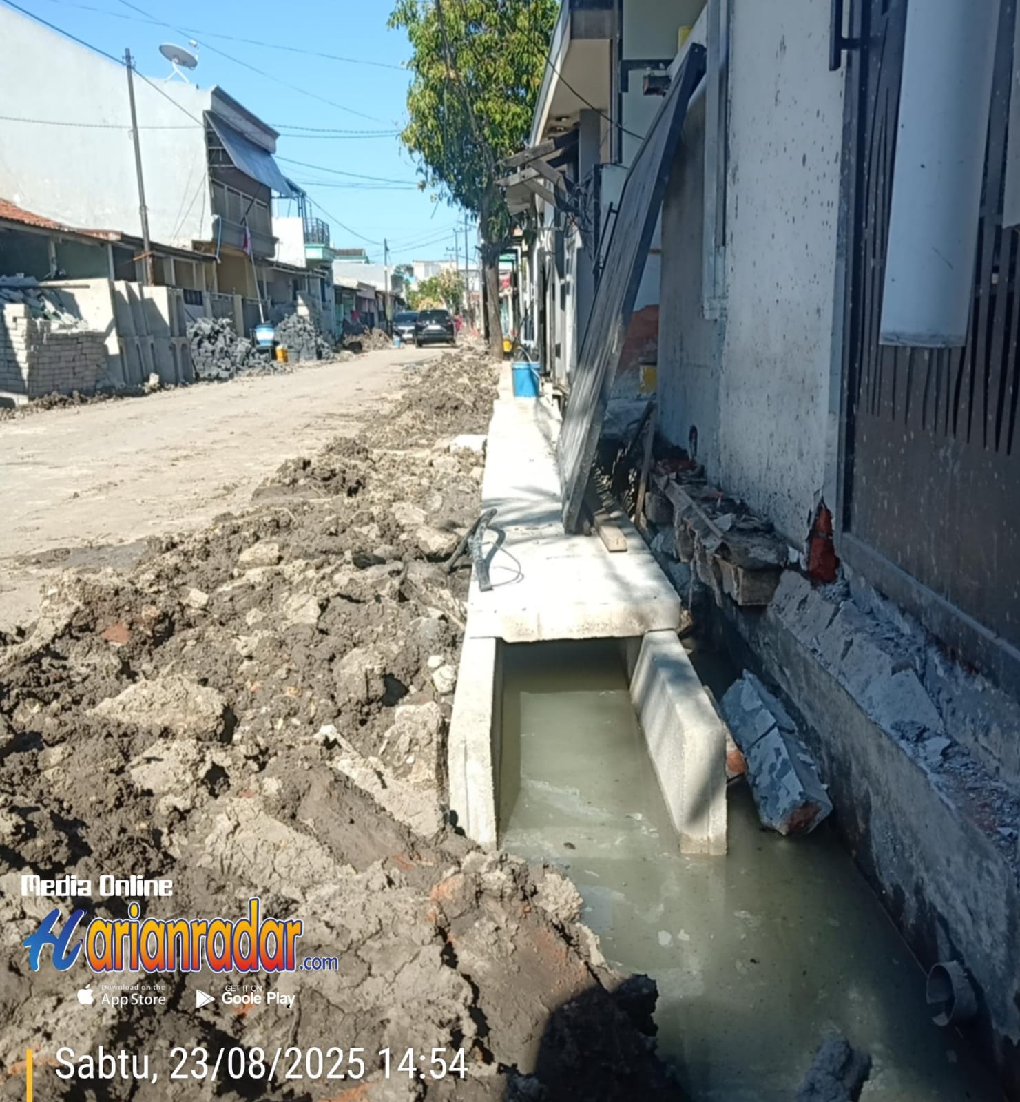Keterangan Gambar: Pemasangan U-ditch Naik Turun dan Belok Seperti Ular