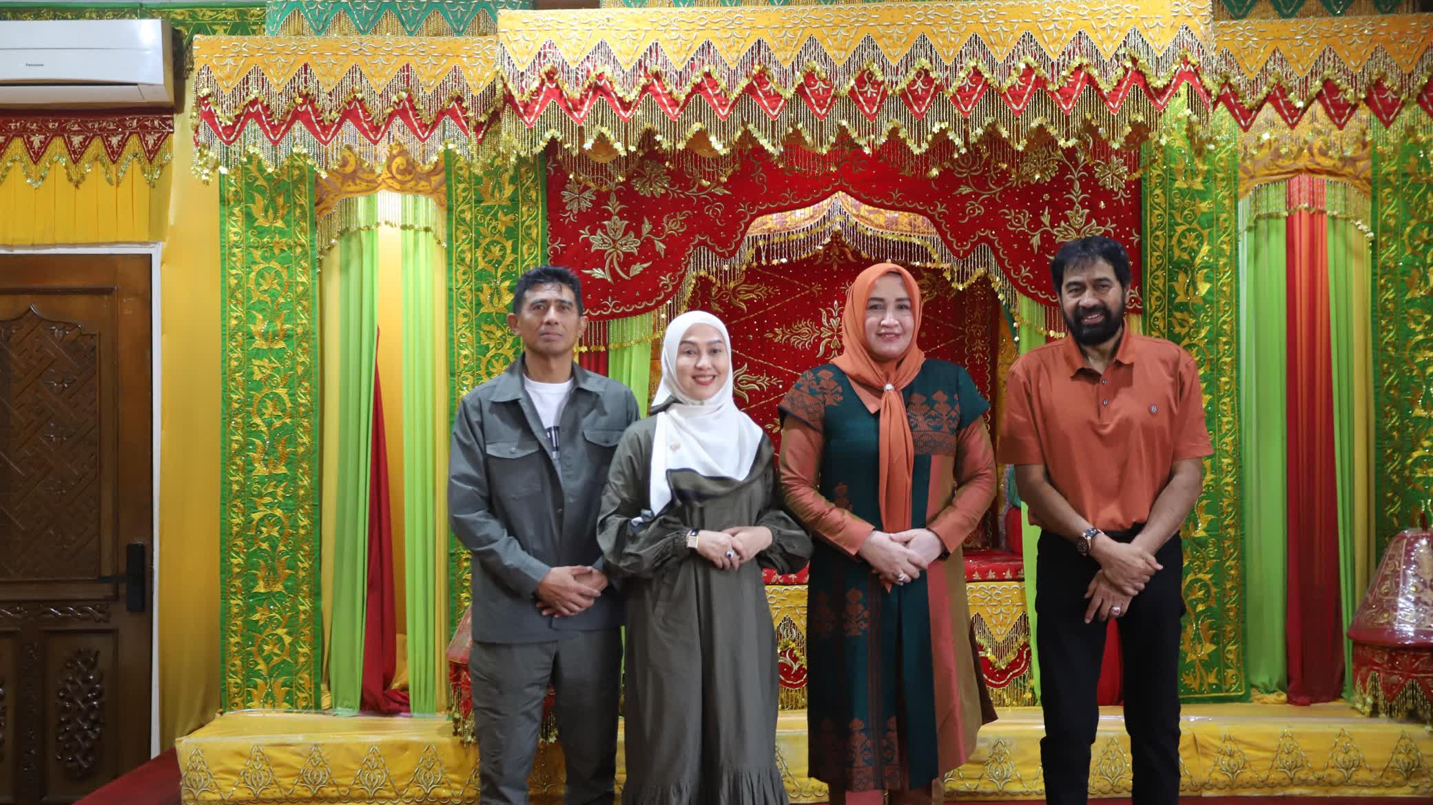 Keterangan Gambar: Kepala Kepolisian Daerah (Kapolda) Aceh, Brigjen Pol Drs. Marzuki Ali Basyah, melakukan silaturahmi dengan Gubernur Aceh, Muzakir Manaf