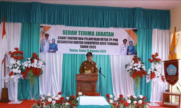 Keterangan Gambar : Bupati Aceh Tamiang, Irjen Pol. (Purn) Drs. Armia Pahmi, MH
