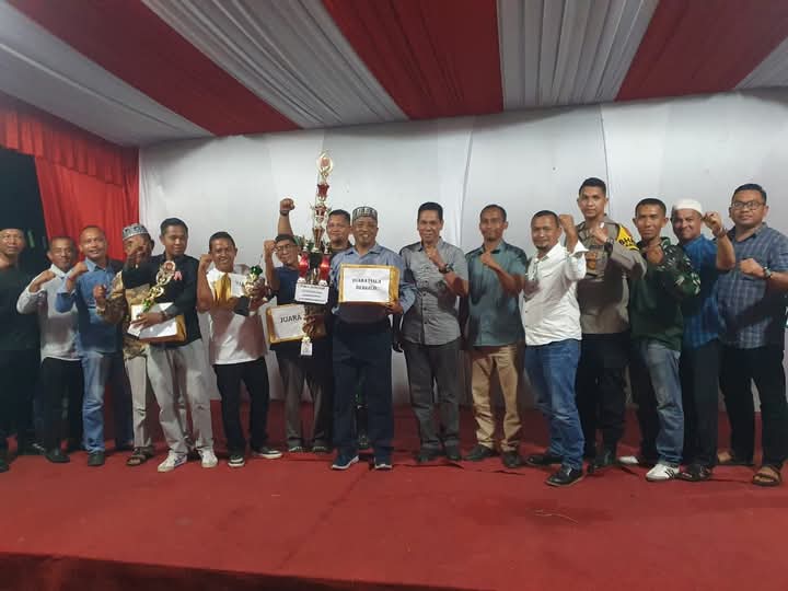 Keterangan Gambar: Setdakab, Muslizar, S.Pd, MM, didampingi Kepala Dinas Lingkungan Hidup Syurya Luthfi, S.STP,