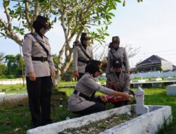 Ziarah TMP, Polwan Polres Bangkalan Kenang Jasa Pahlawan di Hari Jadi ke-77