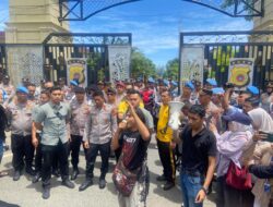 Kapolda Aceh Temui Pendemo dan Mengucapkan Terima Kasih Sudah Sampaikan Aspirasi dengan Tertib