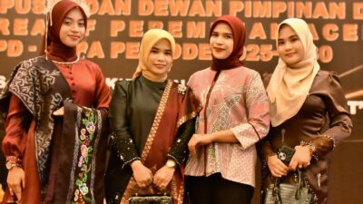 Keterangan Gambar:Ibu Wakil Bupati Aceh Tamiang, Ny. Lindawati Ismail