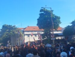 Tim Advokasi Surabaya: 109 Orang Ditangkap dalam 3 Hari Aksi, Termasuk Anak di Bawah Umur Tanpa Bantuan Hukum, 26 Orang Masih Belum Jelas Keberadaannya, Indikasi Pelanggaran HAM