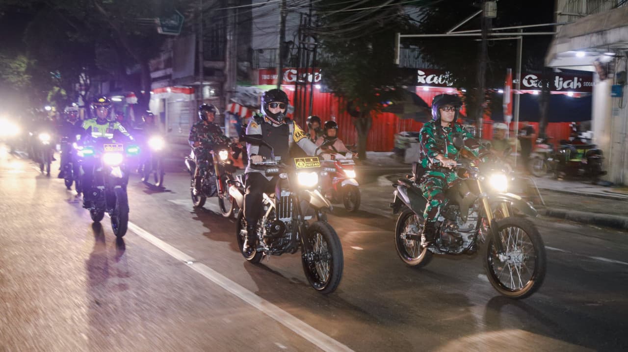 Jaga Kamtibmas di Jombang, Polisi, TNI dan Instansi Terkait Gelar Patroli Skala Besar