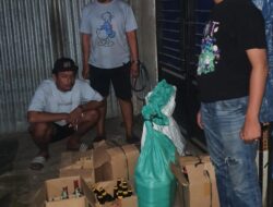 Polres Jombang Ringkus Dua Pengedar Miras, Sita Ratusan Botol Miras Dari Berbagai Merk