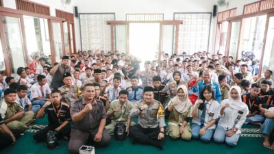 Kapolres Jombang Beri Penyuluhan kepada Pelajar : Imbau Tidak Ikut Demonstrasi dan Bijak Bermedsos